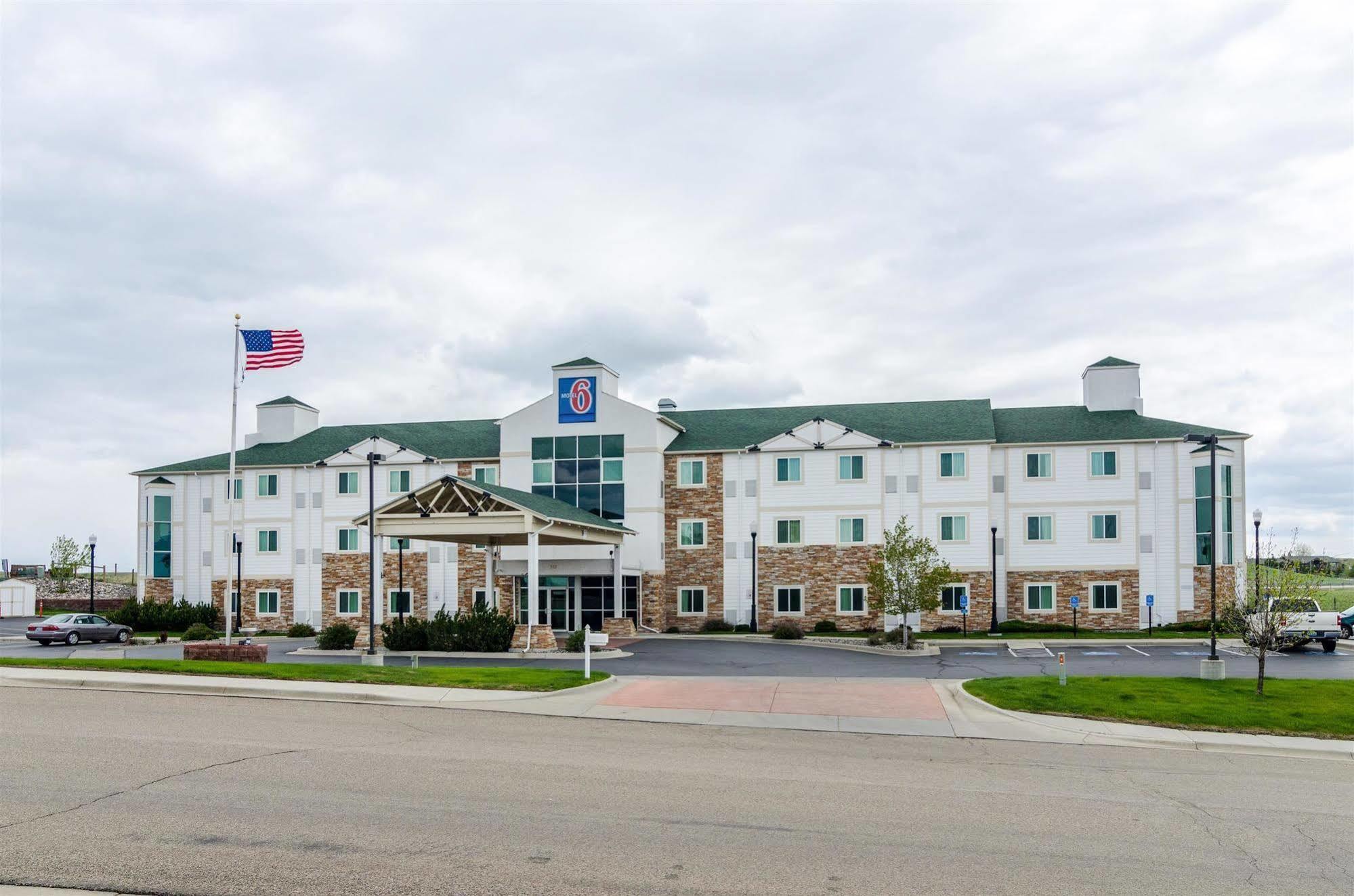 Baymont By Wyndham Sheridan Extérieur photo